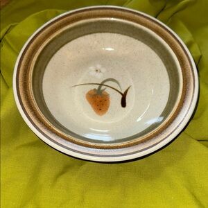 Wild Strawberry bowl Premiere Potterskraft